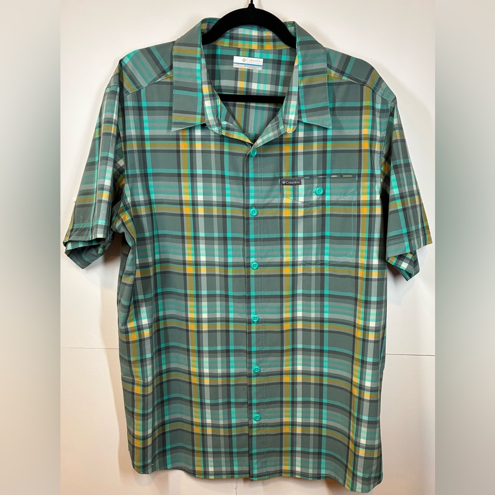 Columbia Men's Green and Teal Plaid Short-Sleeve Button Down Shirt Size Large